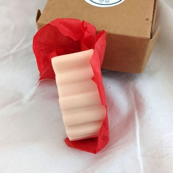 ❗2/$25 Bundle Discount❗Unicorn soap bar (peppermint scented) - Picture 2 of 3